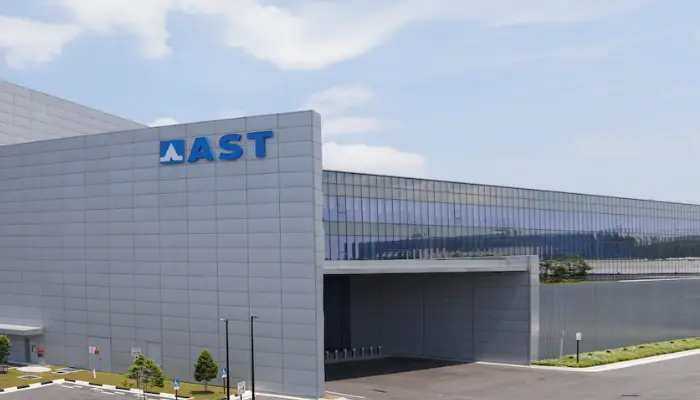 Broadcom, TOPPAN venture opens Singapore's first high-end FC-BGA substrate plant